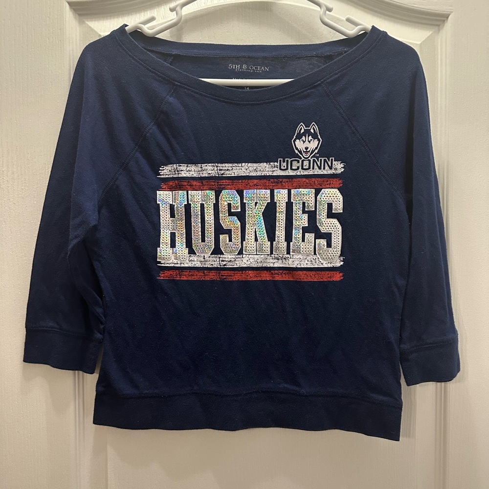Girl’s size 14 UCONN Huskies top